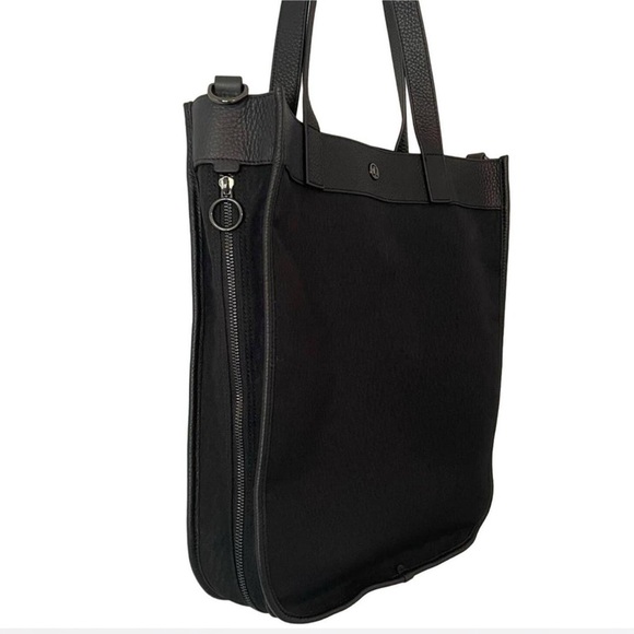 LULULEMON • BAGS
Women • tote bag color black With strap included - Picture 9 of 13